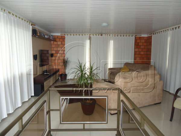 Sobrado 4 quarto(s)  no bairro Rubem Berta