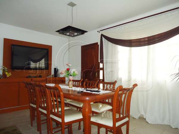Sobrado 4 quarto(s)  no bairro Rubem Berta
