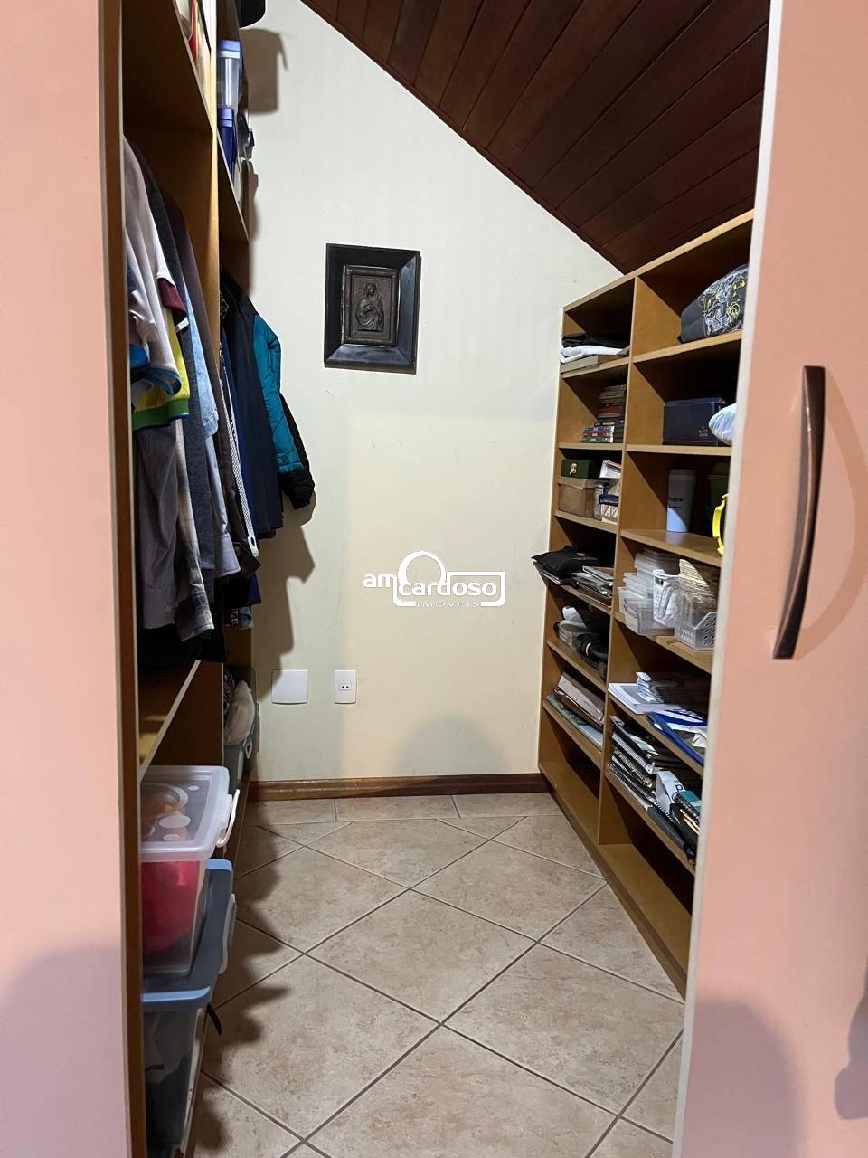 Sobrado 4 quarto(s)  no bairro Jardim Floresta