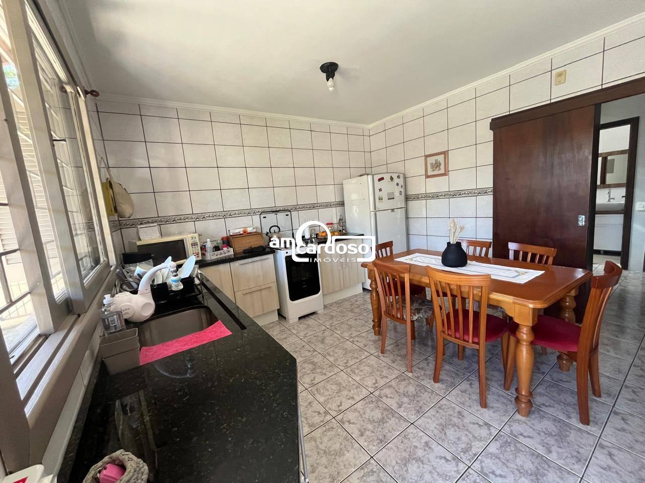 Casa 4 quarto(s)  no bairro So Sebastio