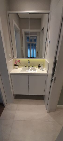 Apartamento 2 quarto(s)  no bairro Menino Deus