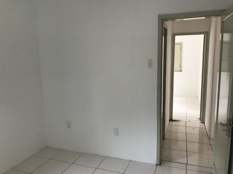 Casa 2 quartos  no Centro