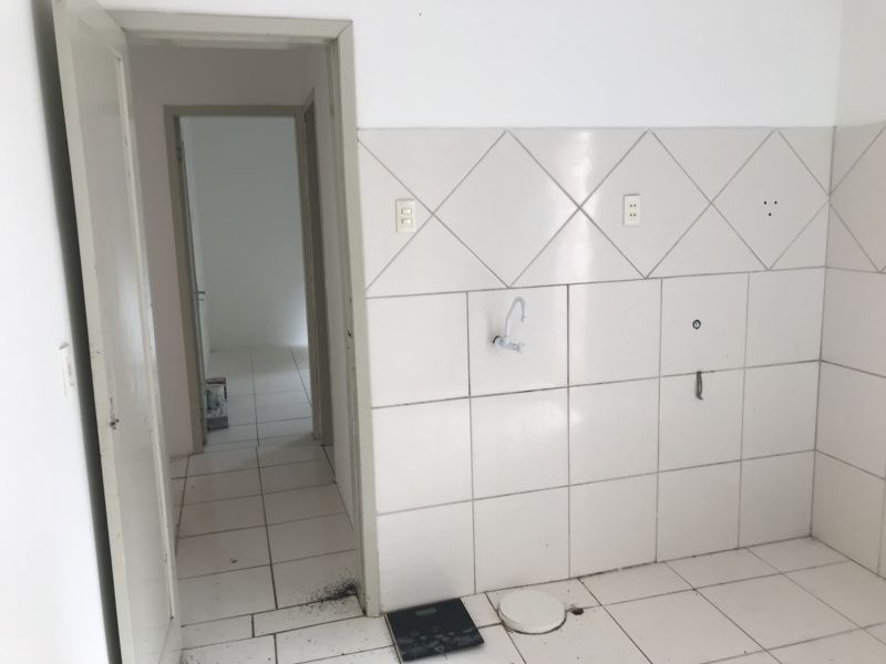 Casa 2 quartos  no Centro