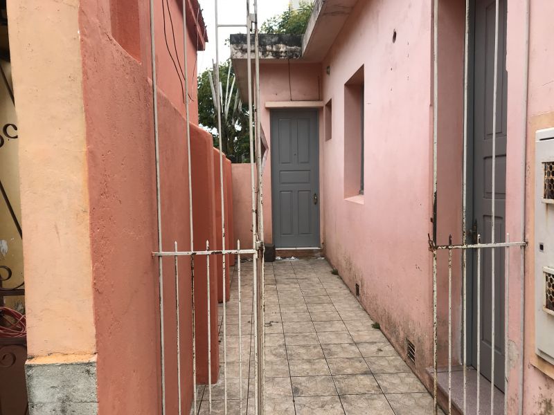 Casa 2 quartos  no Centro