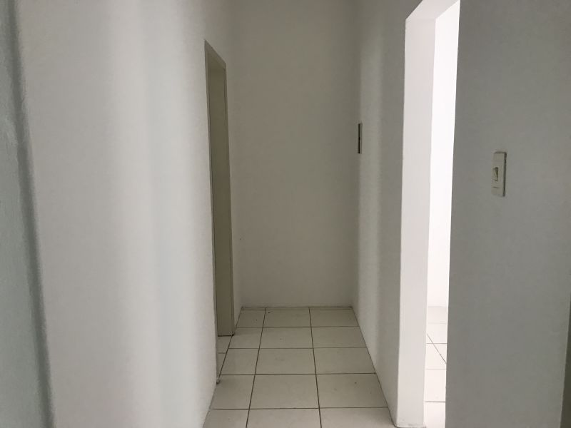 Casa 2 quartos  no Centro
