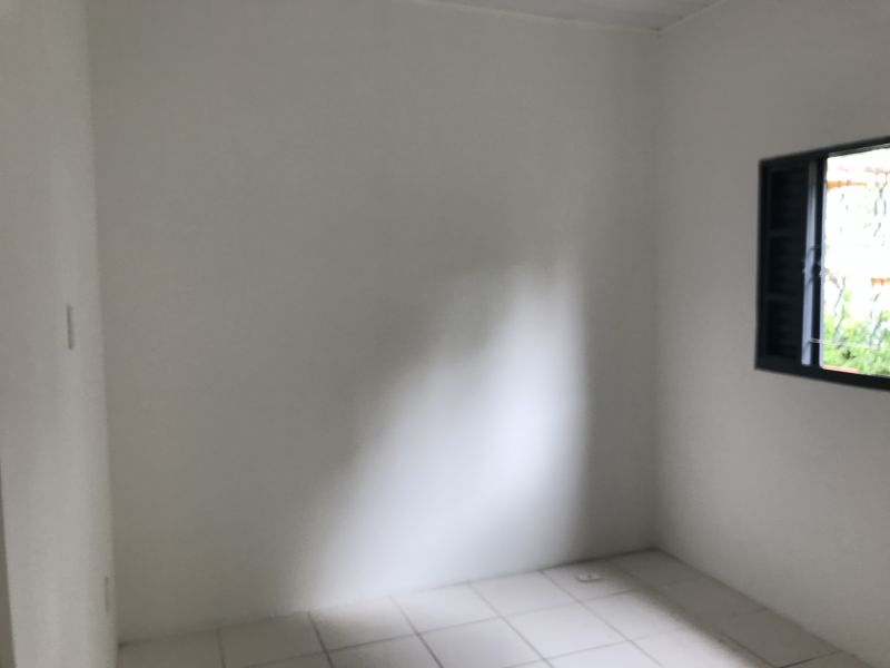 Casa 2 quartos  no Centro