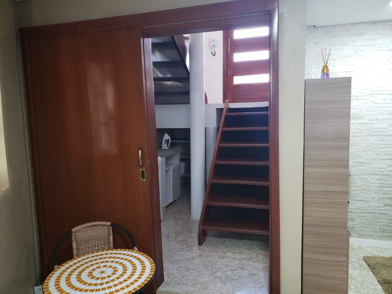Casa 2 quartos  no Centro