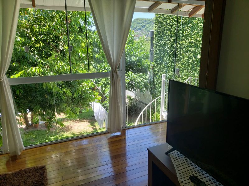Casa 2 quartos  no Centro