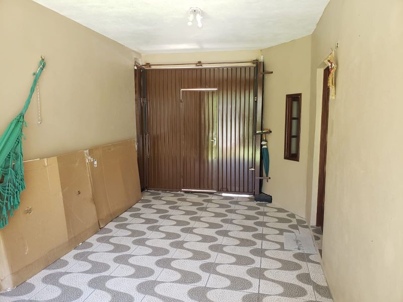 Casa 2 quartos  no Centro