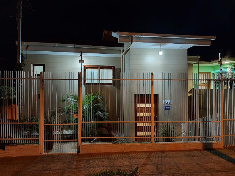Casa 2 quartos  no Centro