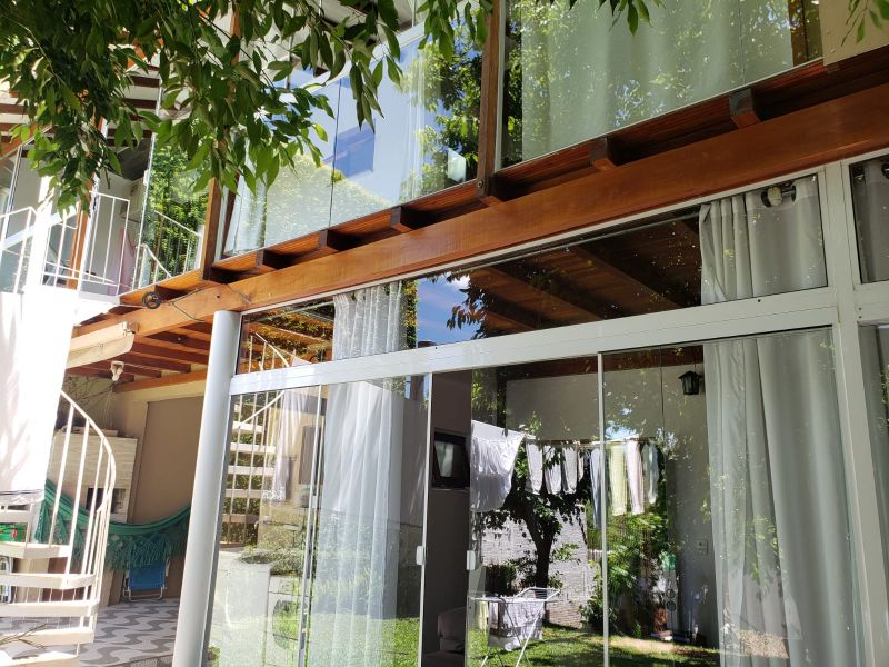 Casa 2 quartos  no Centro