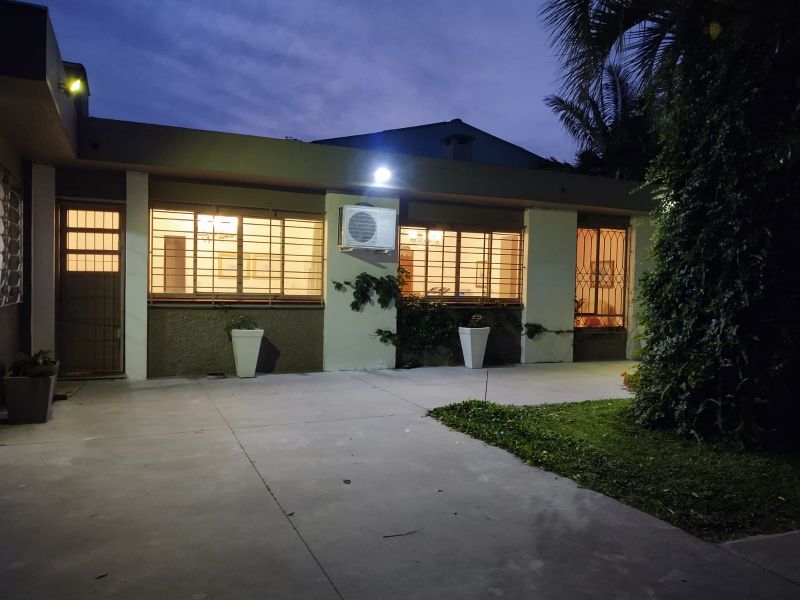 Casa 4 dormitórios no bairro Camobi em Santa Maria