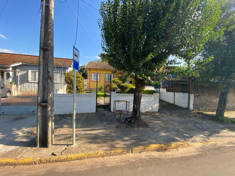 Casa 2 dormitórios no bairro Salgado Filho em Santa Maria
