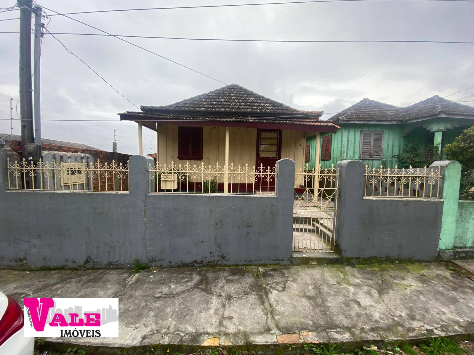 Casa 2 dormitórios no bairro Itararé em Santa Maria