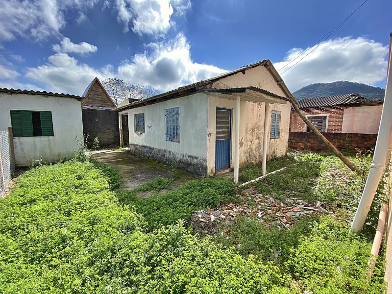 Casa 5 quartos  no Presidente Joo Goulart