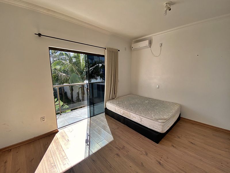 Casa 4 quartos  no Camobi