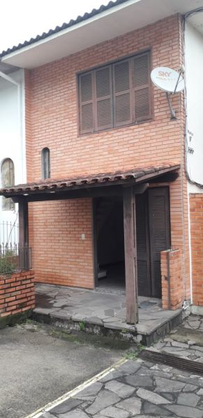 Casa 3 dormitórios no bairro Alto Petrópolis