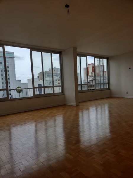 Apartamento 3 dormitórios no bairro Centro
