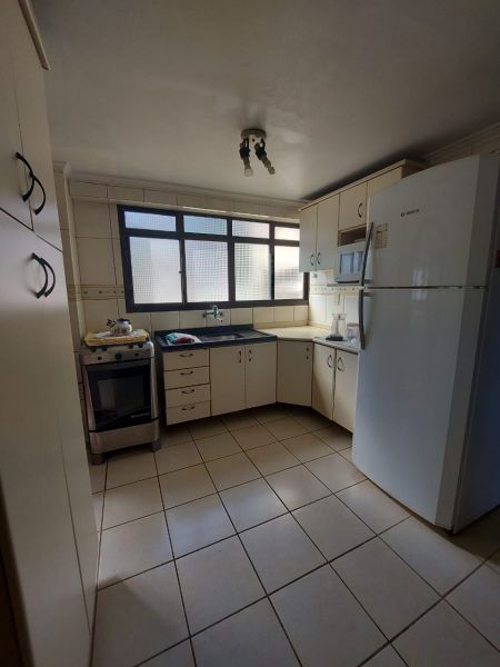 Apartamento 3 dormitórios no bairro Menino Deus