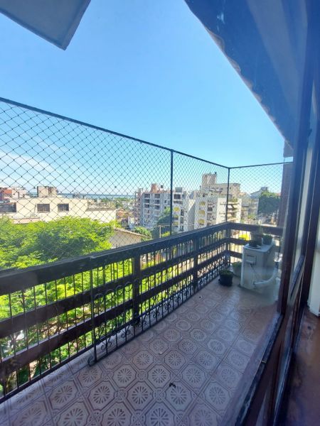 Apartamento 3 dormitórios no bairro Menino Deus