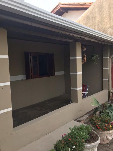 Casa 3 dormitórios no bairro Araçá