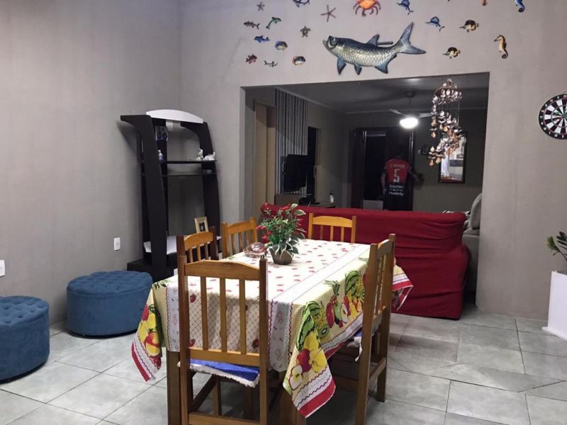 Casa 3 dormitórios no bairro Araçá