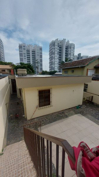 Casa 4 dormitórios no bairro Vila Ipiranga