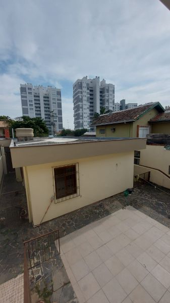 Casa 4 dormitórios no bairro Vila Ipiranga