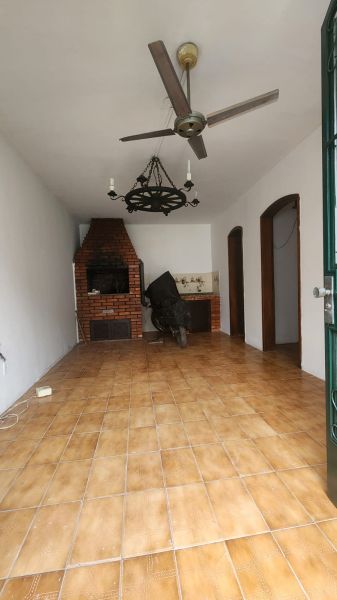 Casa 4 dormitórios no bairro Petrópolis