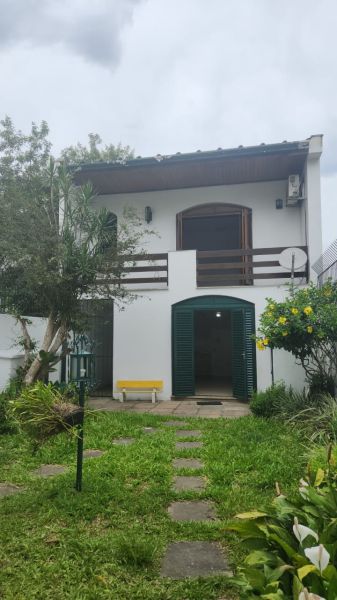 Casa 4 dormitórios no bairro Petrópolis