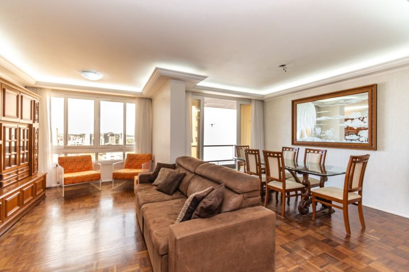 Apartamento 3 dormitórios no bairro Centro