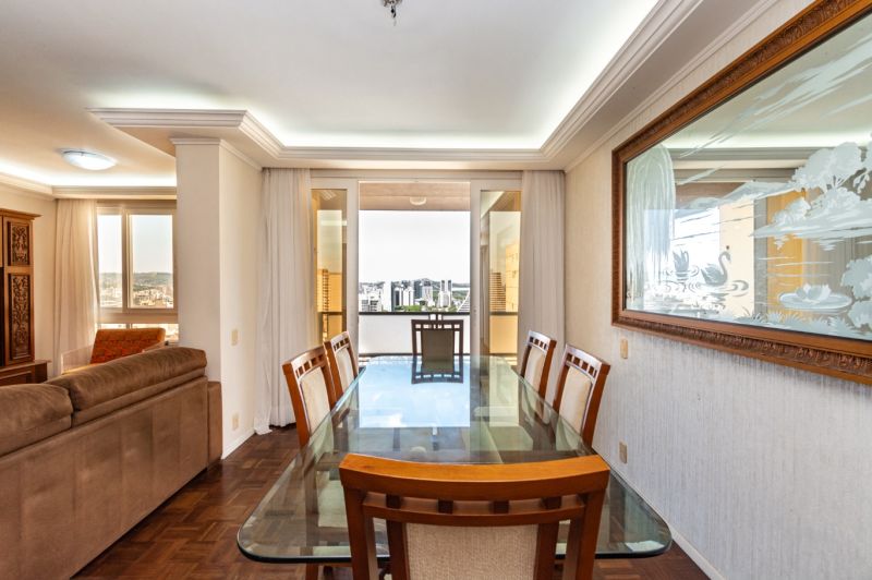 Apartamento 3 dormitórios no bairro Centro