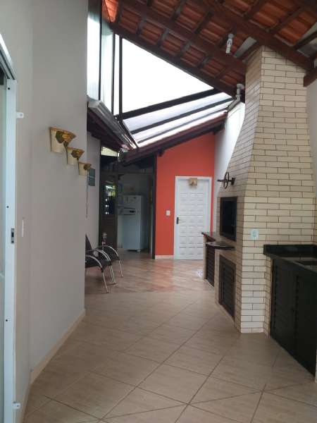 Casa à venda no bairro Centro