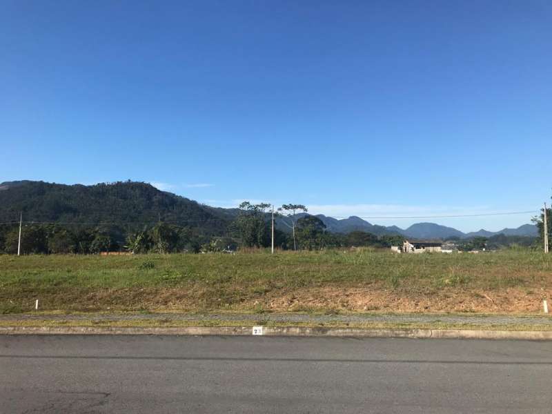 Terreno à venda no bairro Barra do Rio Cerro