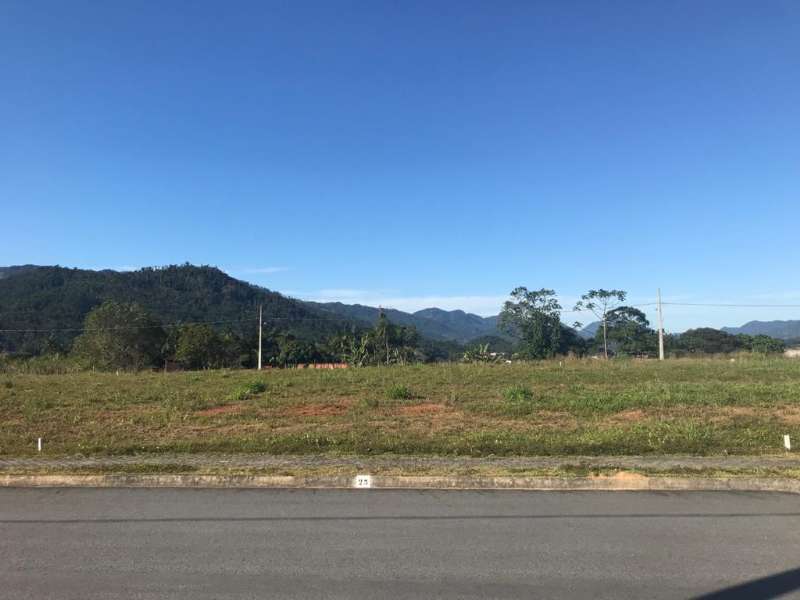 Terreno à venda no bairro Barra do Rio Cerro