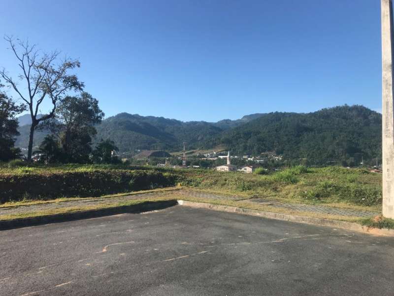 Terreno à venda no bairro Barra do Rio Cerro