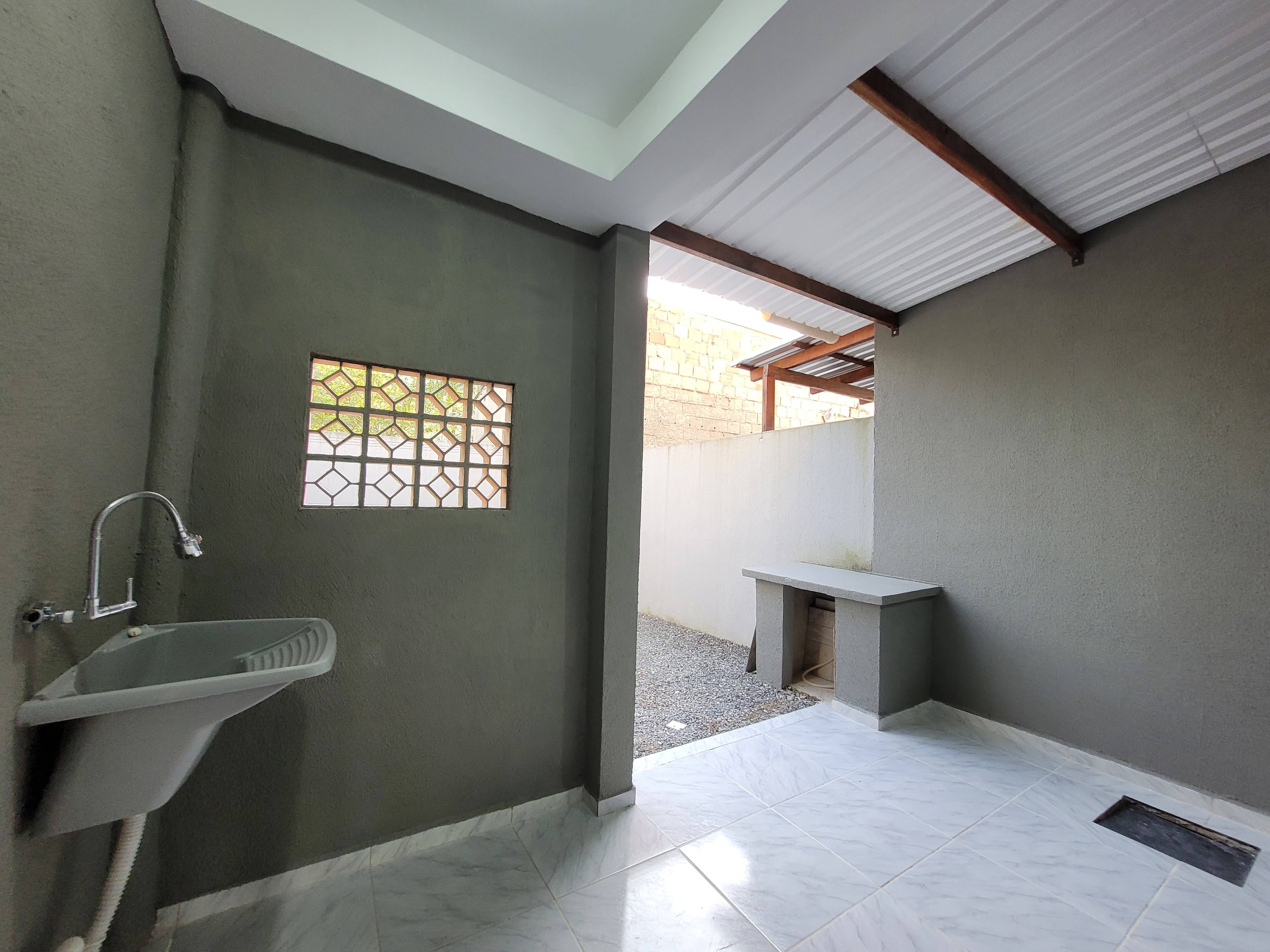 Casas Geminadas à venda no bairro Braço do Ribeirão Cavalo