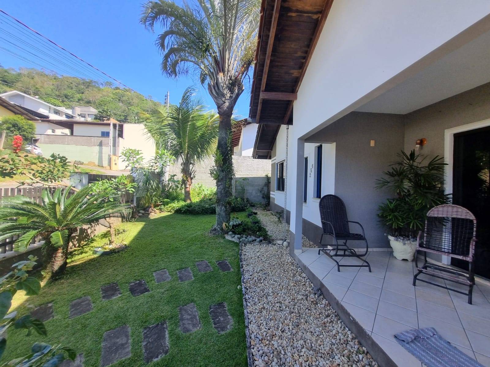 Casa à venda no bairro Barra do Rio Cerro