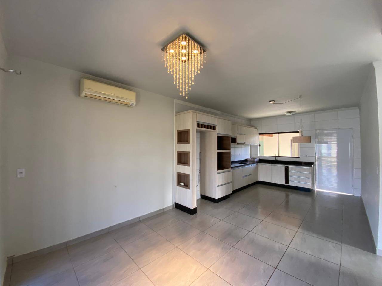 Casa à venda no bairro Vila Lenzi