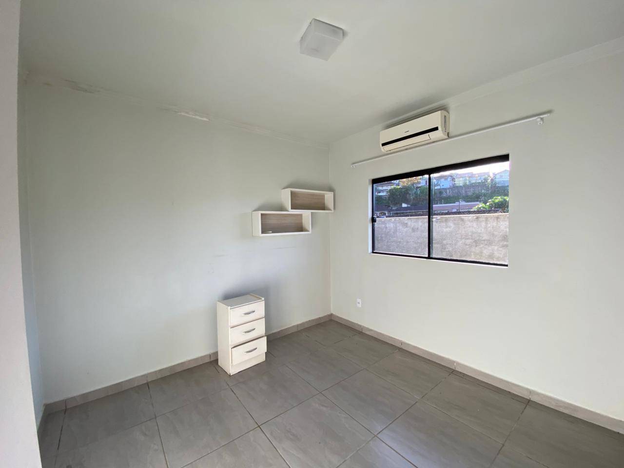 Casa à venda no bairro Vila Lenzi