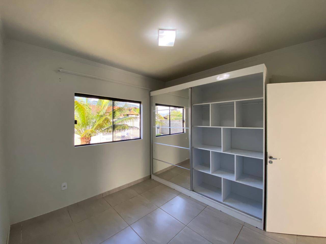 Casa à venda no bairro Vila Lenzi