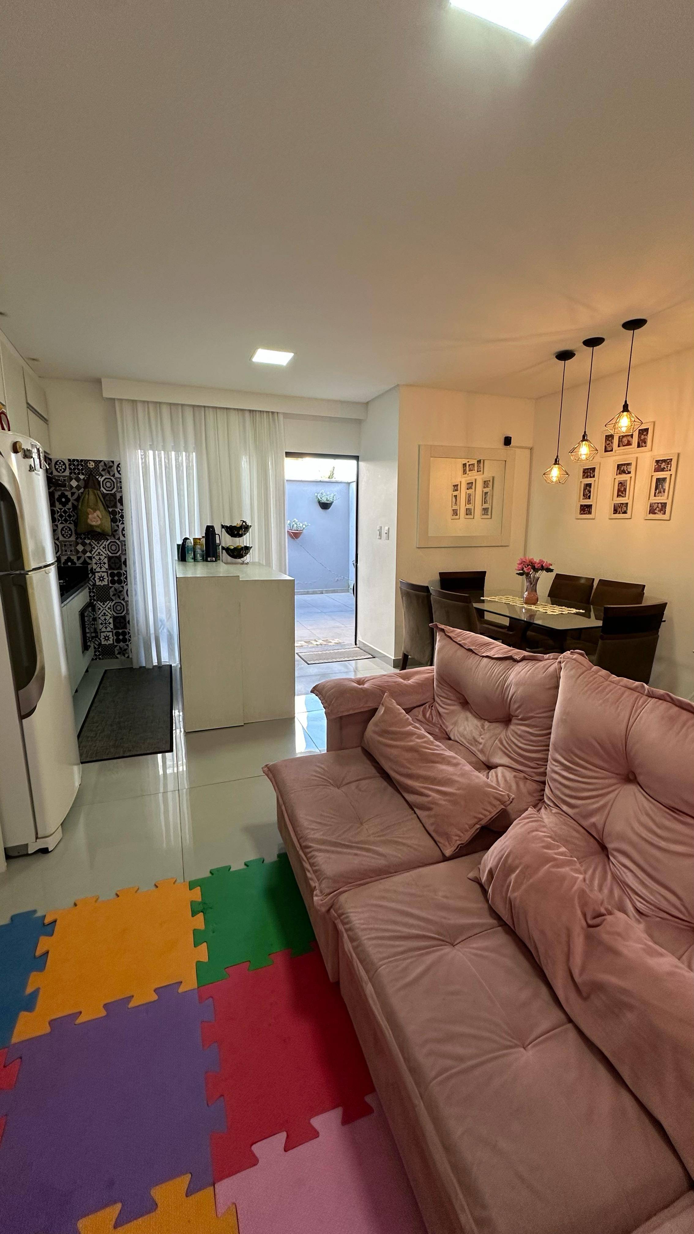 Casas Geminadas à venda no bairro Rau