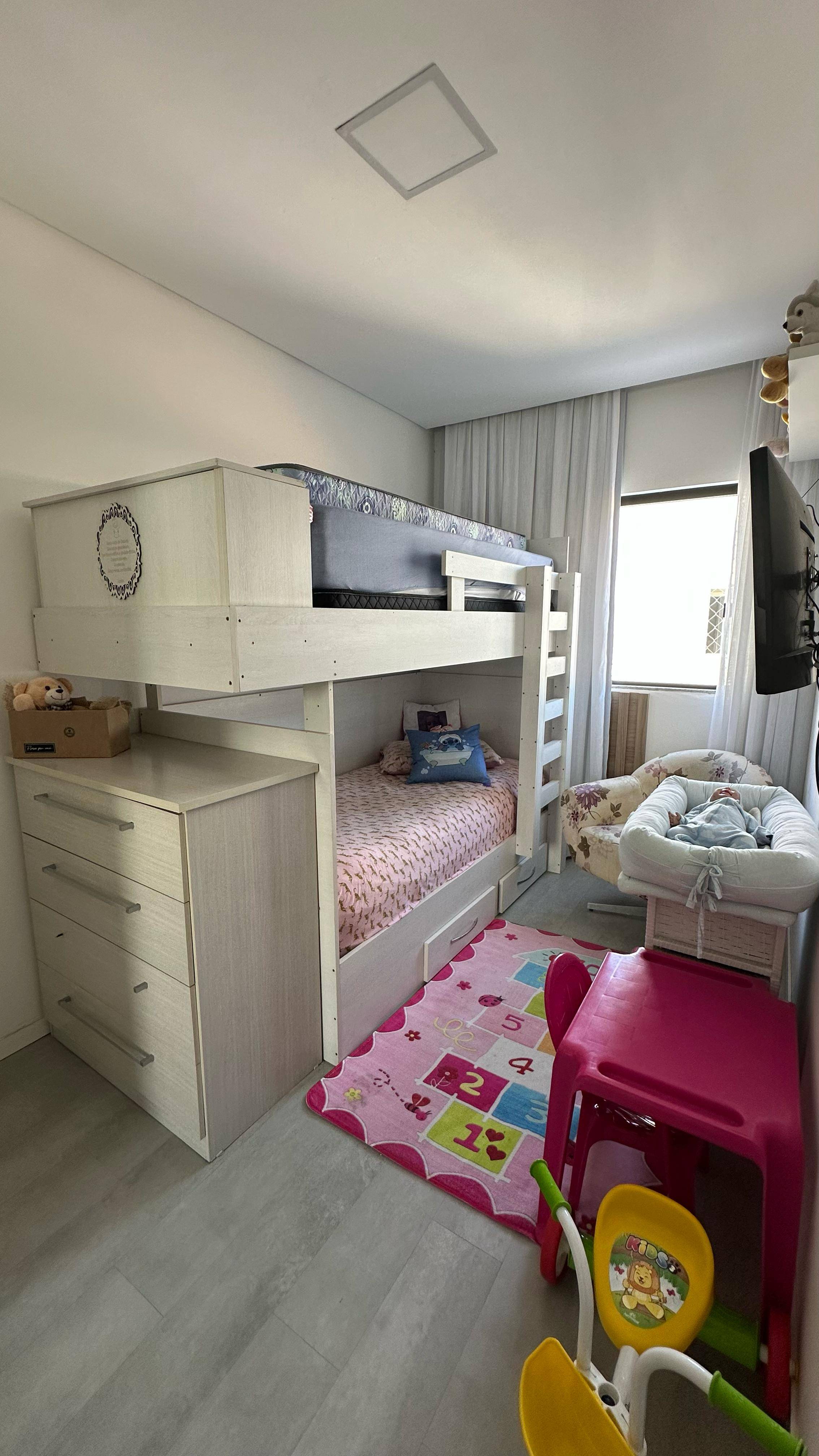 Casas Geminadas à venda no bairro Rau