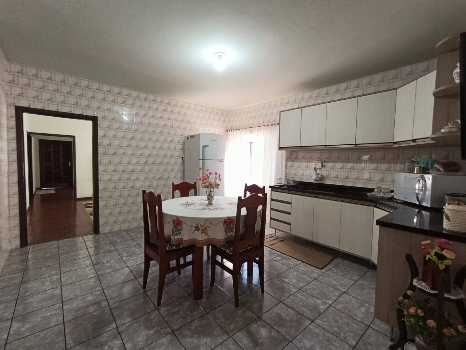 Casa à venda no bairro Centro