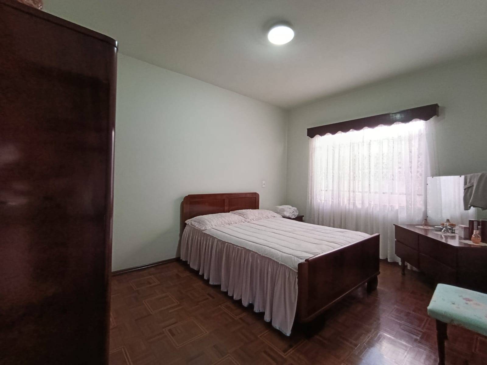 Casa à venda no bairro Centro
