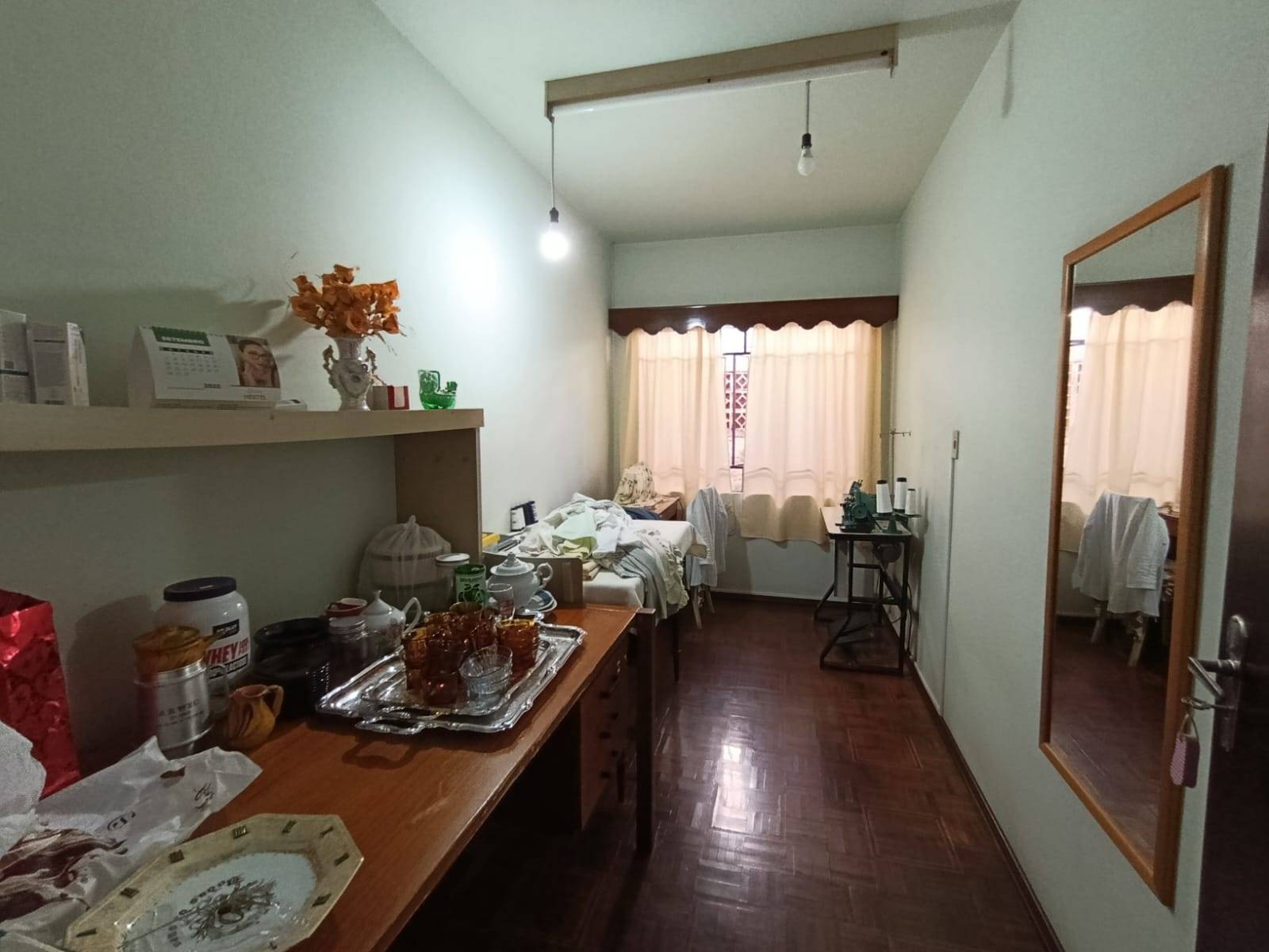 Casa à venda no bairro Centro