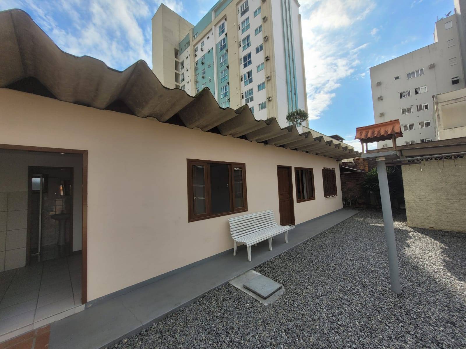 Casa à venda no bairro Centro