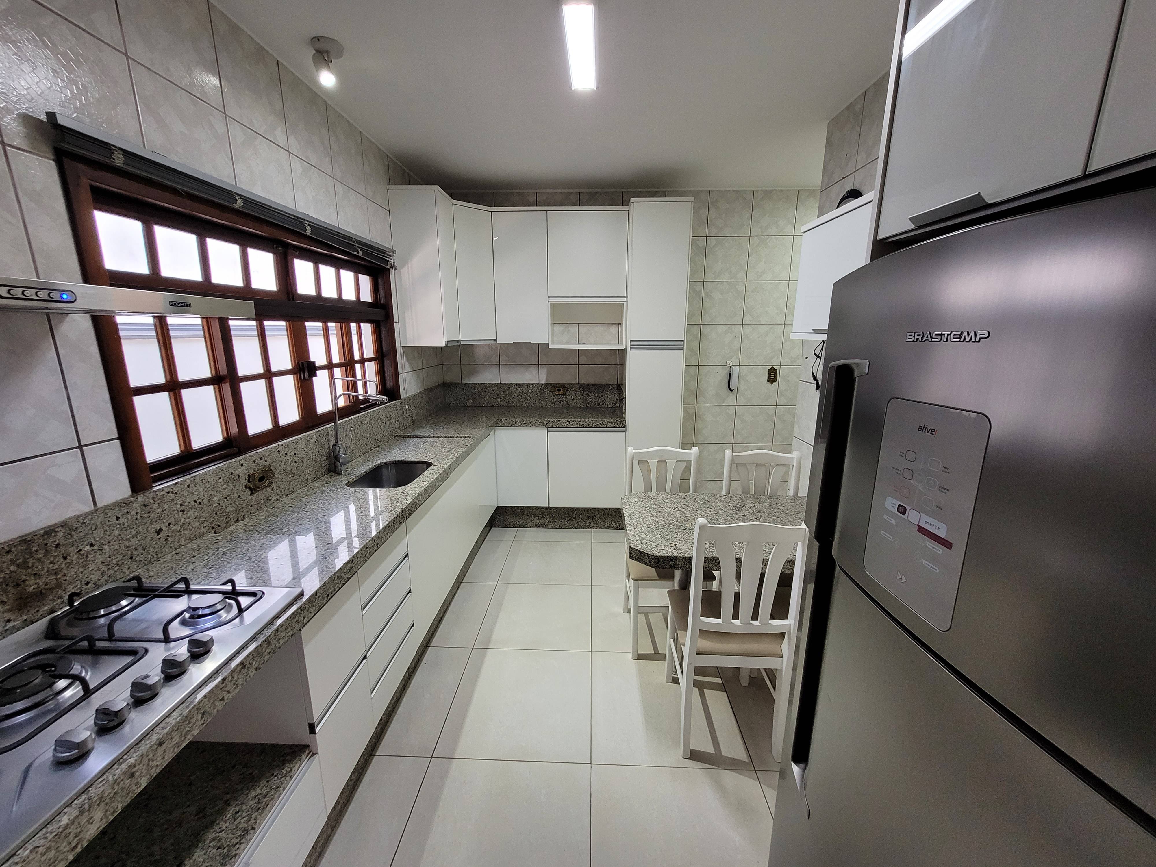 Casa à venda no bairro Barra do Rio Cerro