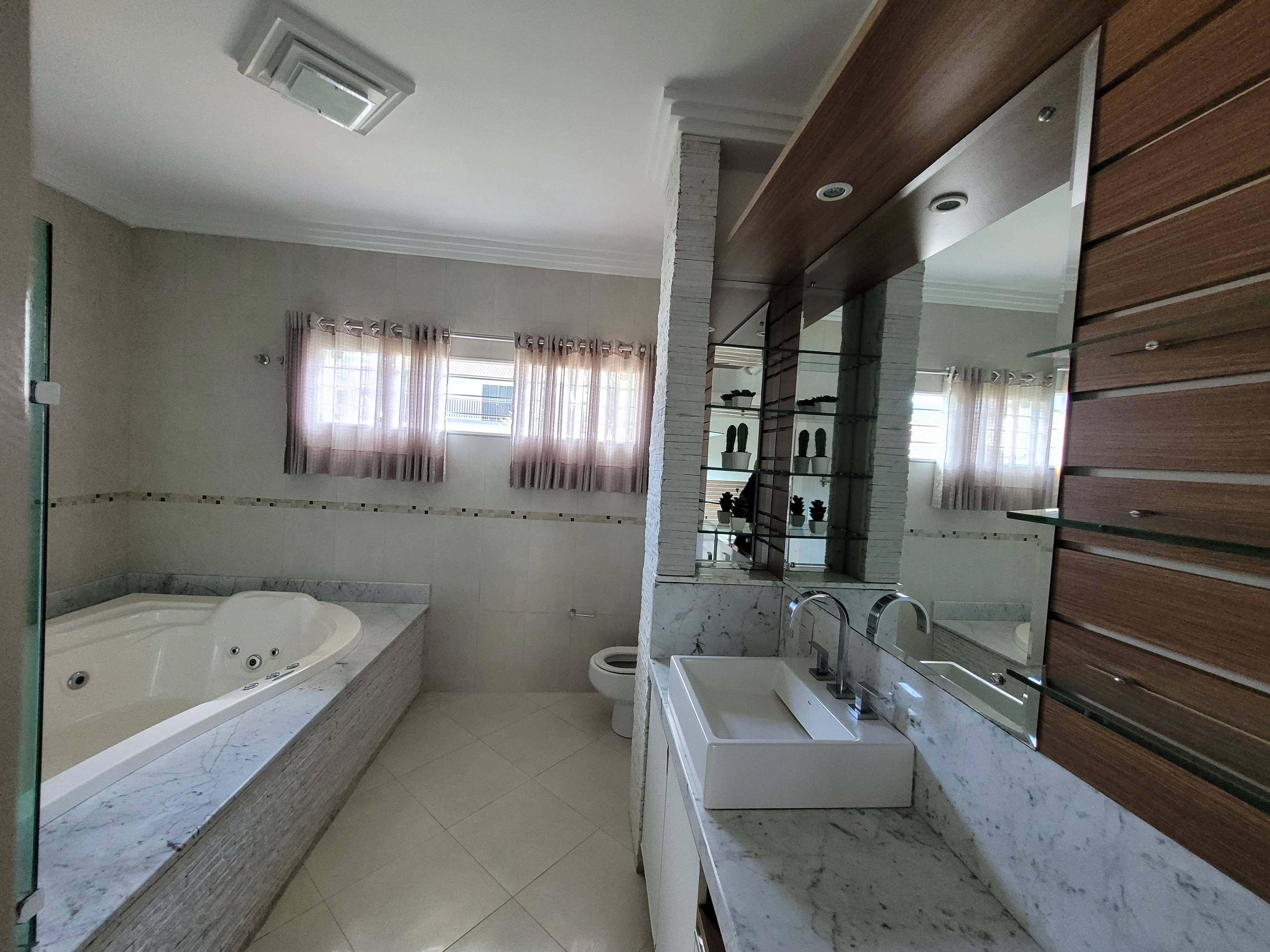 Casa à venda no bairro Ilha da Figueira