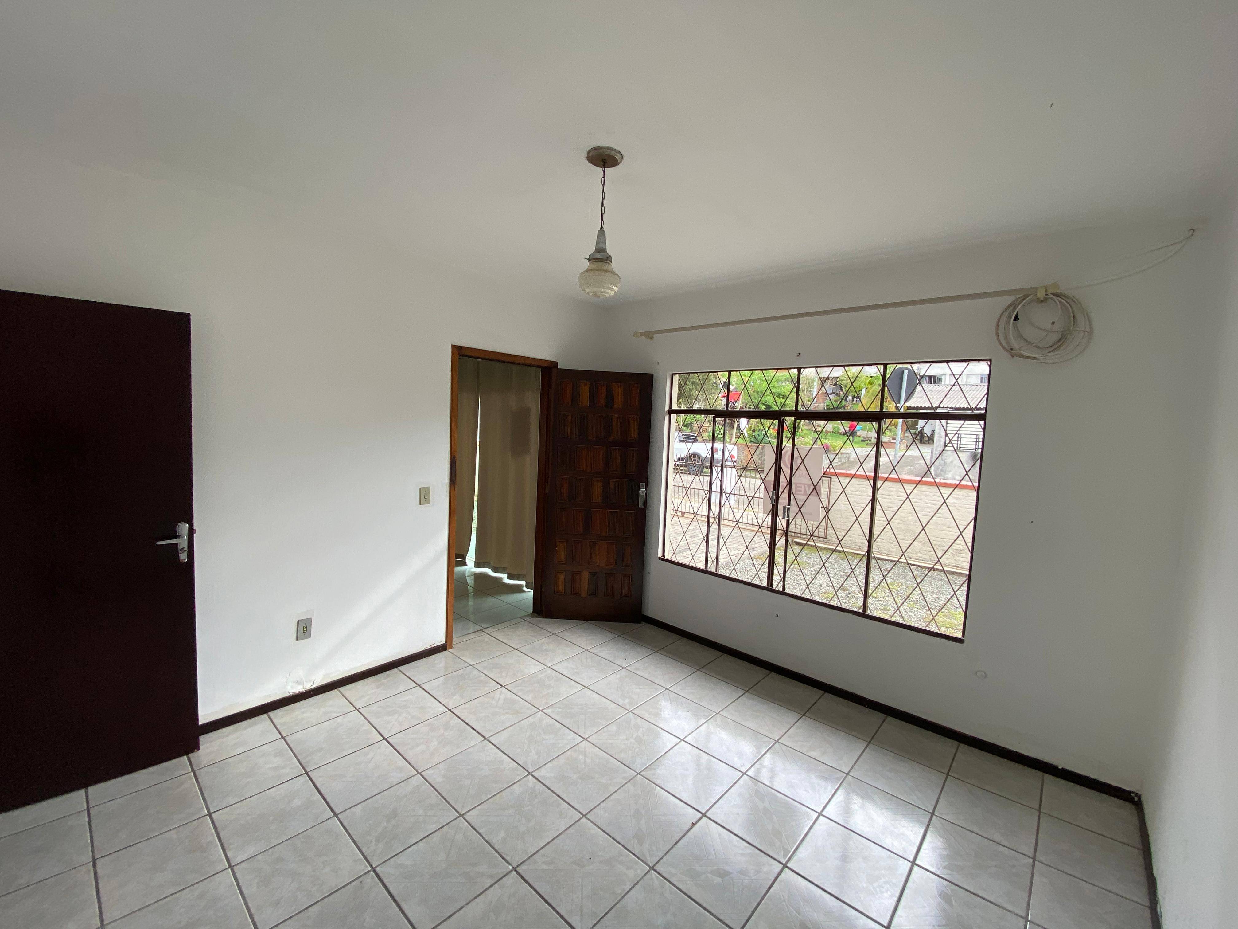 Casa à venda no bairro Jaraguá Esquerdo